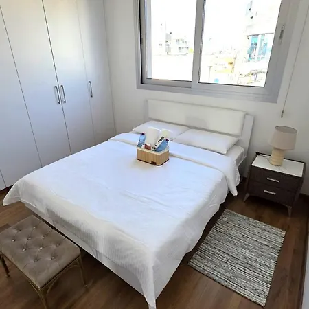 Premium Comfort Living, Elegant 2br Apartment *