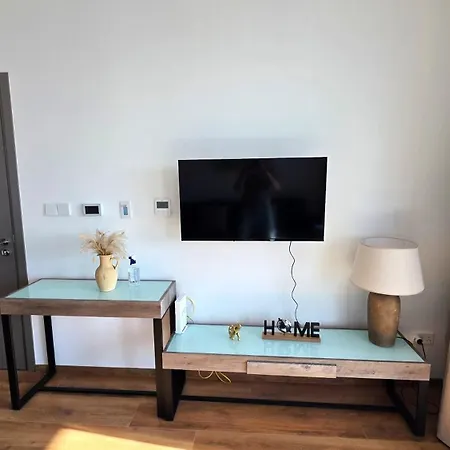 Premium Comfort Living, Elegant 2br Apartment