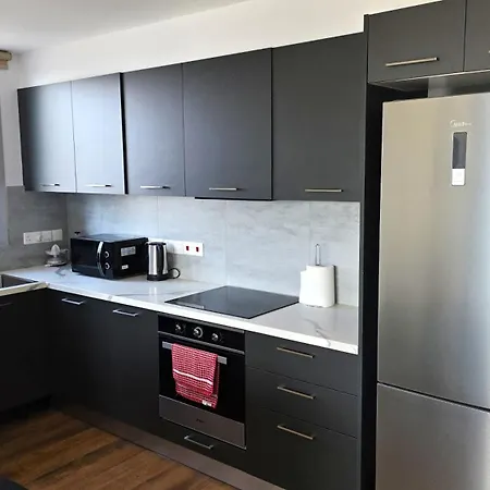 Premium Comfort Living, Elegant 2br Apartment Larnaka
